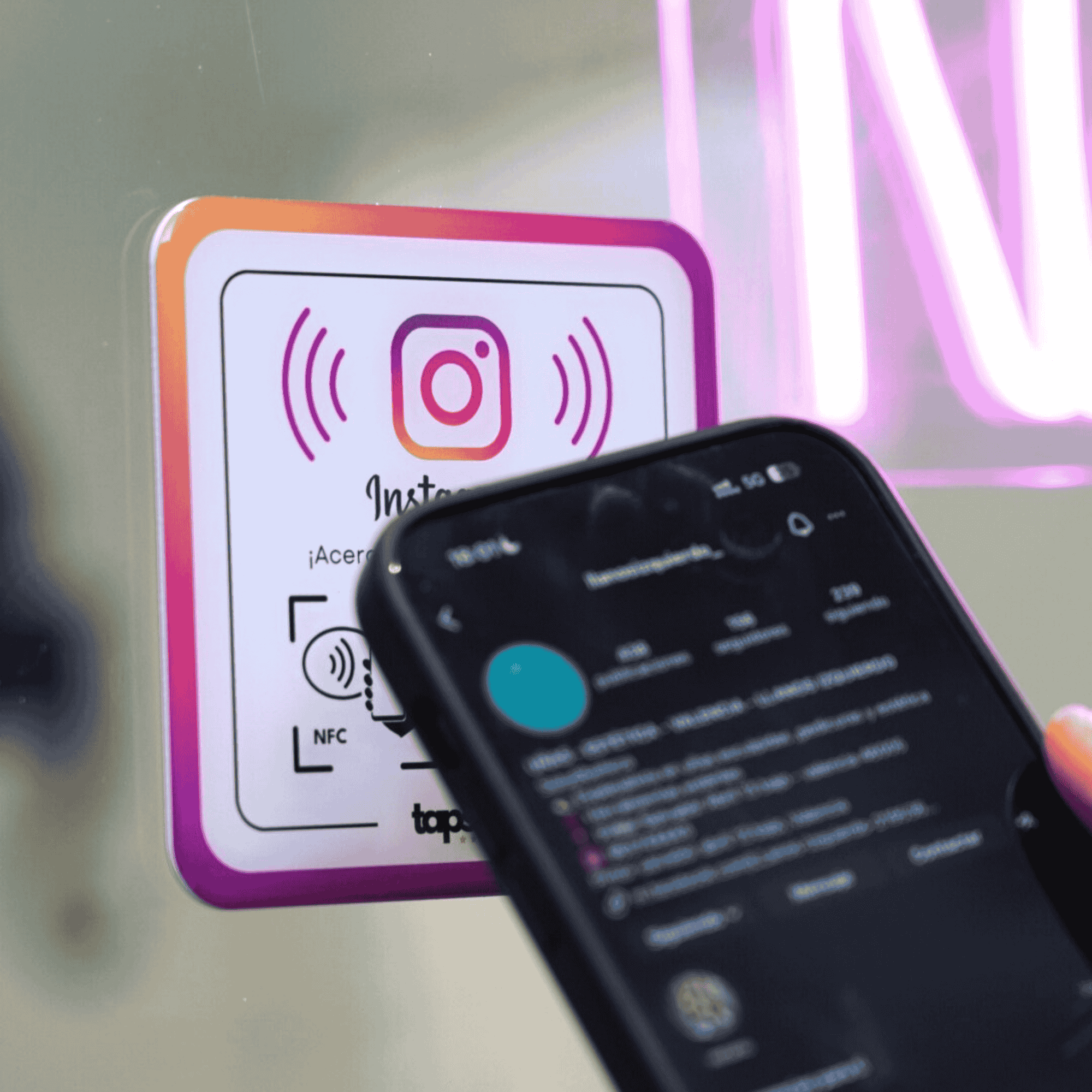 Placa Acrílica NFC y QR Aumenta Seguidores Instagram